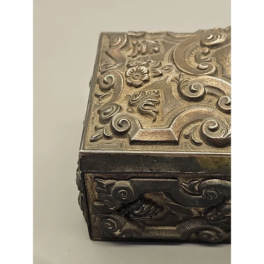 ANTIQUE VINTAGE SILVERPLATE METAL BAROQUE ORNATE JEWELRY BOX LINED HEAVY VICTORI